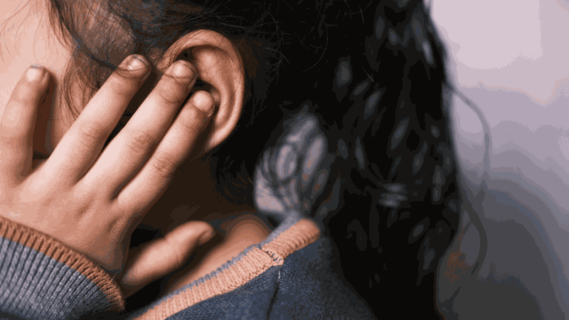 Trẻ kêu đau tai phải làm sao? Những điều bố mẹ cần lưu ý 3