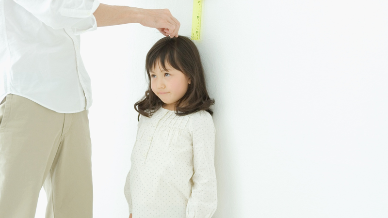 Cha mẹ nên theo dõi và ghi chép biểu đồ tăng trưởng định kỳ