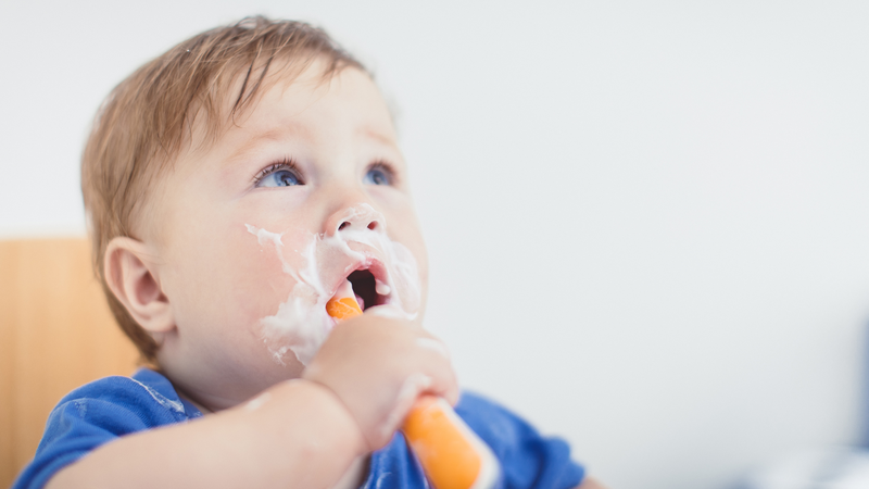 Trẻ mấy tháng ăn được váng sữa? Hướng dẫn an toàn và khoa học 4