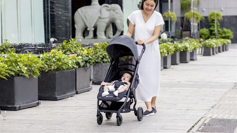 Trẻ mấy tháng dùng được xe đẩy? Chọn xe đẩy thế nào cho tốt? 2
