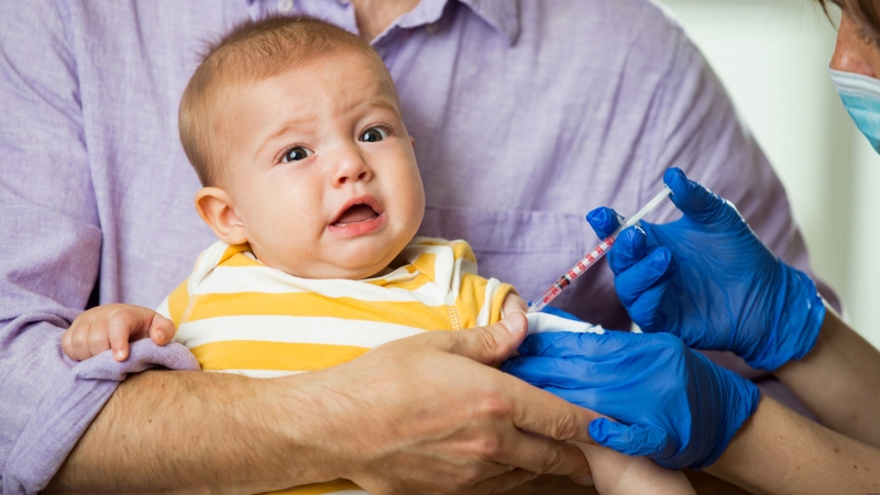 Trẻ mấy tháng tuổi thì tiêm vắc xin 5 trong 1? 1