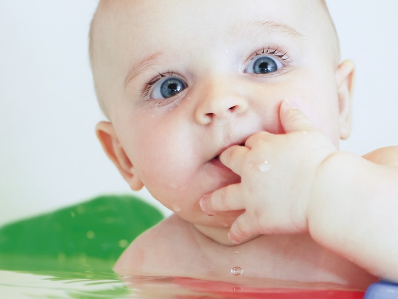 Trẻ mọc răng có thể kéo theo một loạt những vấn đề về sức khỏe