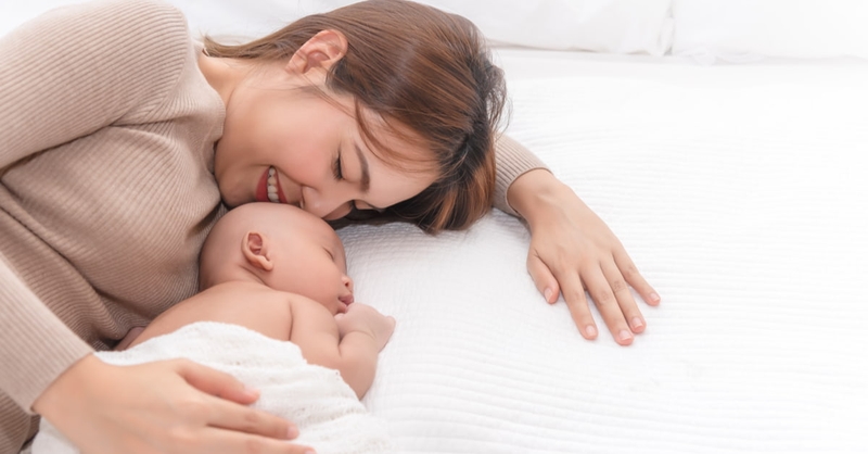 Trẻ ngủ hay giật mình là do đâu? Có cách nào khắc phục không? 4