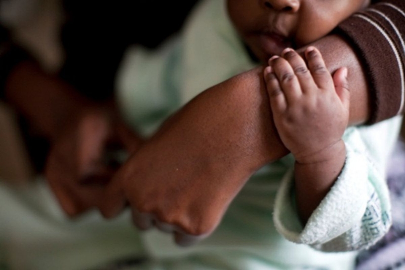 Trẻ nhiễm HIV sống được bao lâu? Những nguyên nhân khiến trẻ bị nhiễm HIV? 3