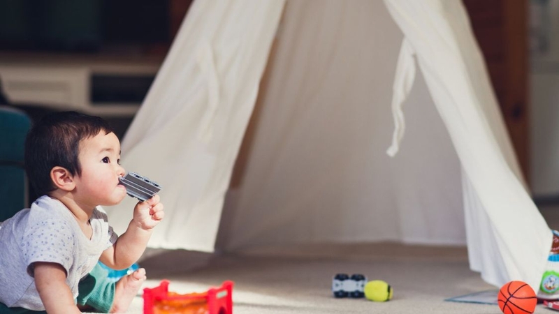 Trẻ nuốt phải nhựa có sao không? Cách xử lý khi trẻ nuốt phải nhựa 2