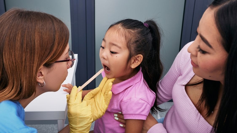 Trẻ nuốt phải viên bi có sao không? Cách xử lý khi trẻ nuốt phải bi 3