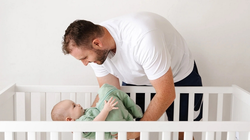 Trẻ sơ sinh 1 tháng tuổi nằm nôi được không và nên lưu ý gì khi cho trẻ nằm nôi? 4