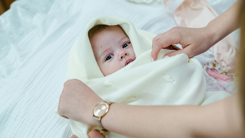 Trẻ sơ sinh bao nhiêu độ là sốt?