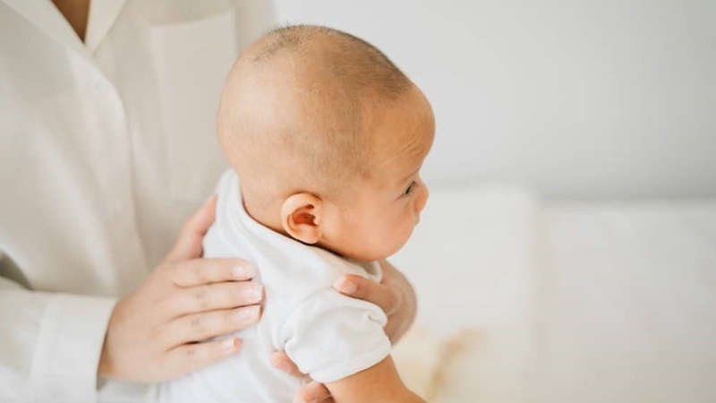 Trẻ sơ sinh bị nấc cụt có sao không? 4