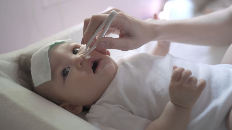 Trẻ sơ sinh bị nghẹt mũi: Nguyên nhân, dấu hiệu và cách xử lý an toàn 2