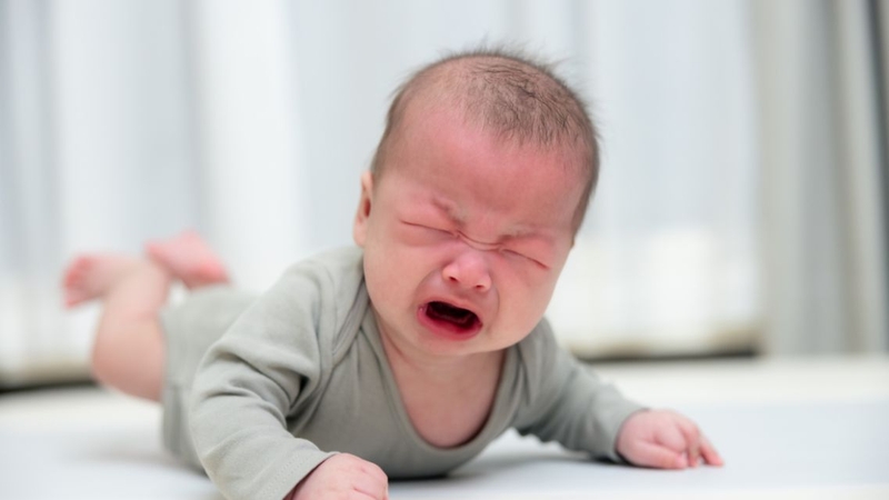 Táo bón kéo dài ảnh hưởng đến hệ tiêu hóa và sức khỏe tổng thể của trẻ