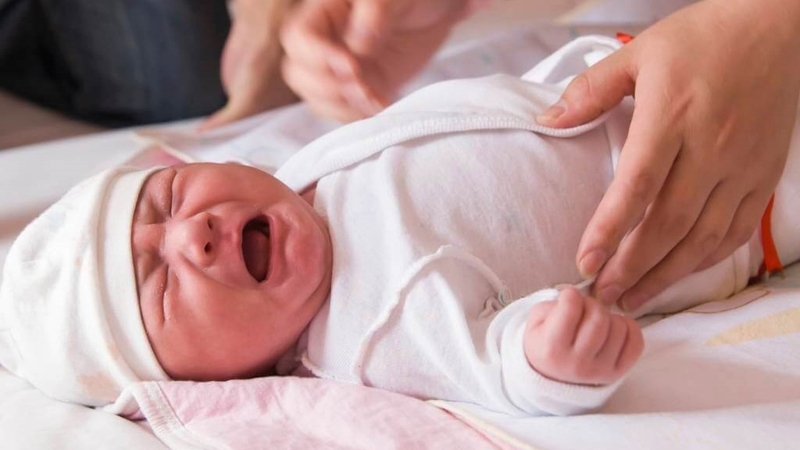 Trẻ sơ sinh bị táo bón phải làm sao? 1