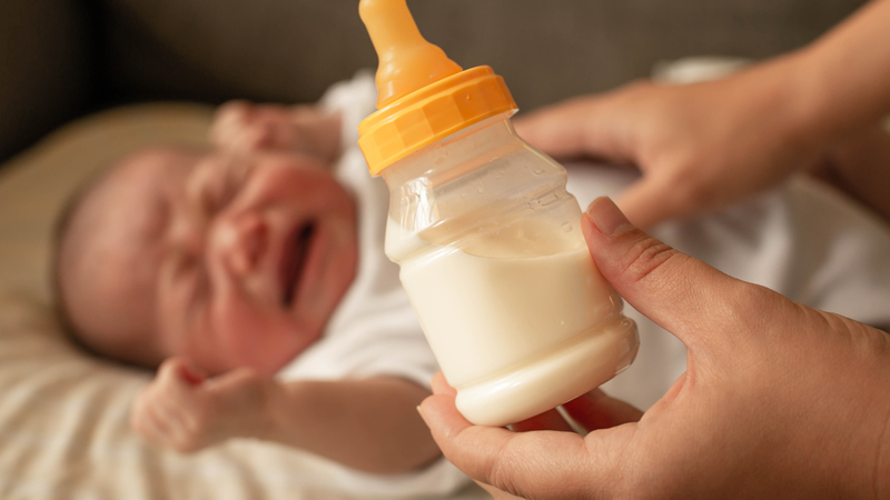 Trẻ khóc không chỉ vì đói mà còn do nhiều nguyên nhân khác