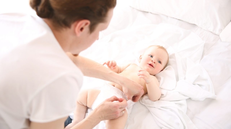 Trẻ sơ sinh đi ngoài như nào là bình thường? 1