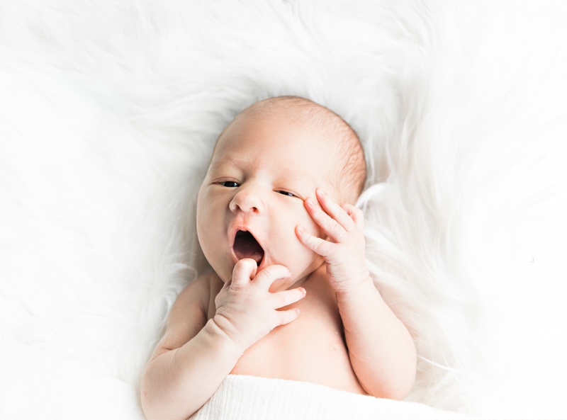 Trẻ sơ sinh đổ ghèn 1 bên mắt nguy hiểm không? Xử trí như thế nào? 3