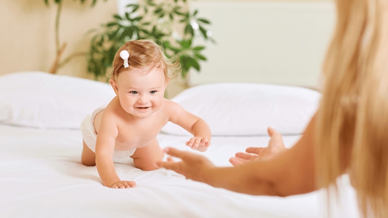 Trẻ sơ sinh mấy tháng biết bò? Những dấu hiệu nhận biết trẻ sắp bò 1