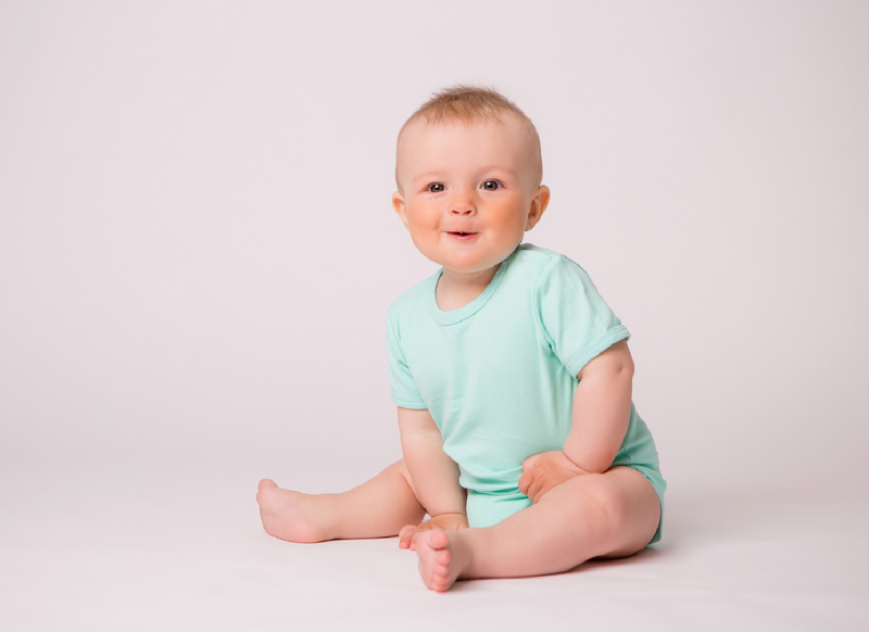 Trẻ sơ sinh mấy tháng biết ngồi? Lưu ý khi tập ngồi cho bé1