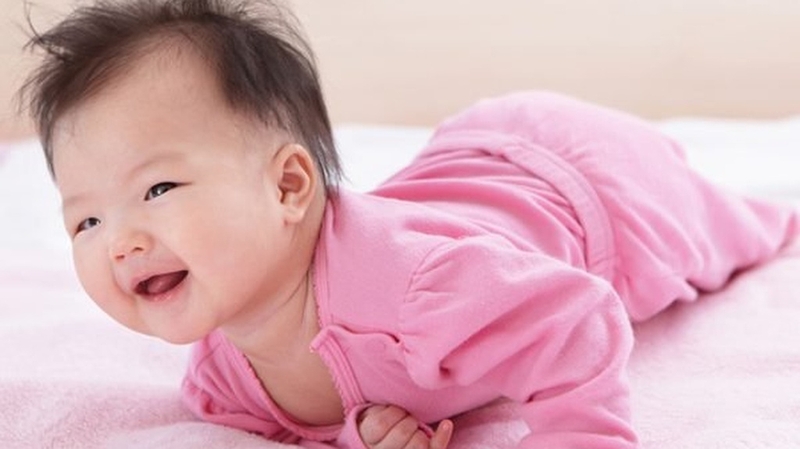 Trẻ sơ sinh ngóc đầu sớm: Điều gì xảy ra với não bộ và cơ thể của bé? 1