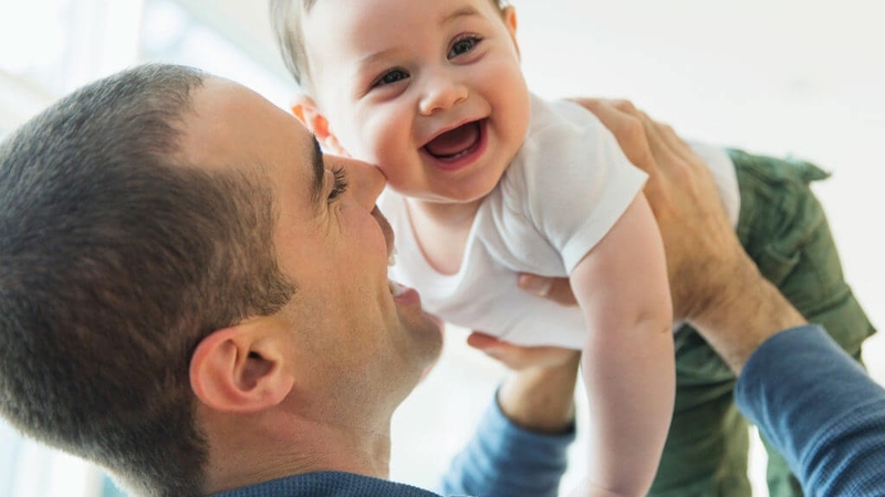 Trẻ sơ sinh ngóc đầu sớm: Điều gì xảy ra với não bộ và cơ thể của bé? 2