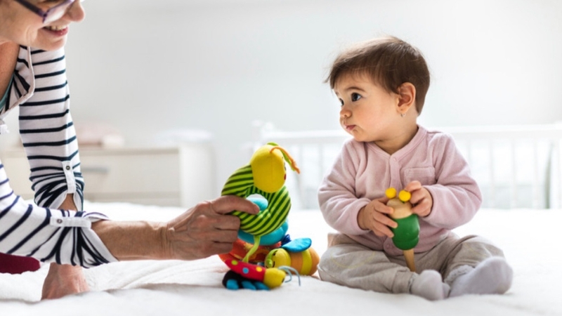 Trẻ sơ sinh ngồi bị cong lưng: Nguyên nhân và cách khắc phục 2