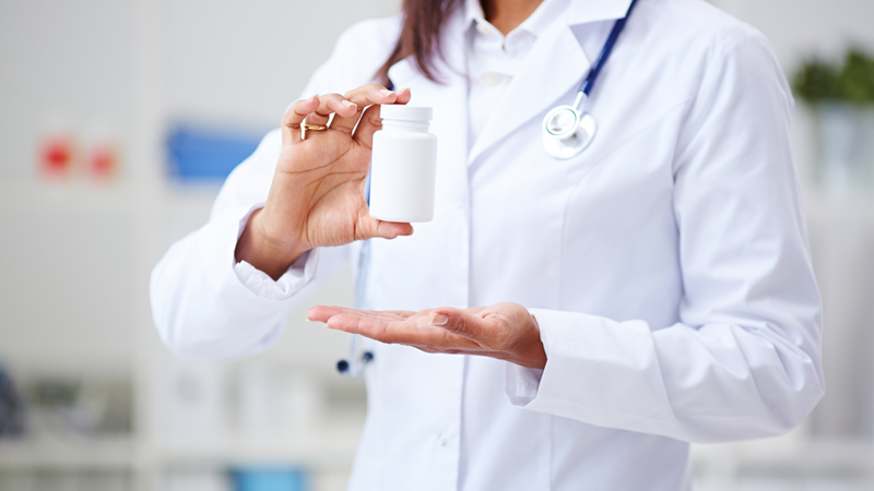 Nên dùng thuốc hạ sốt theo chỉ định từ chuyên gia y tế