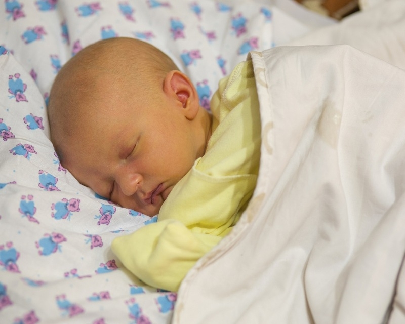 Trẻ sơ sinh vàng da bao lâu thì hết? Mẹ cần lưu ý gì khi chăm sóc trẻ vàng da 1