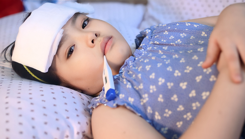 Trẻ sốt cao không hạ mặc dù đã dùng thuốc hạ sốt: Nguyên nhân và hướng xử trí 4