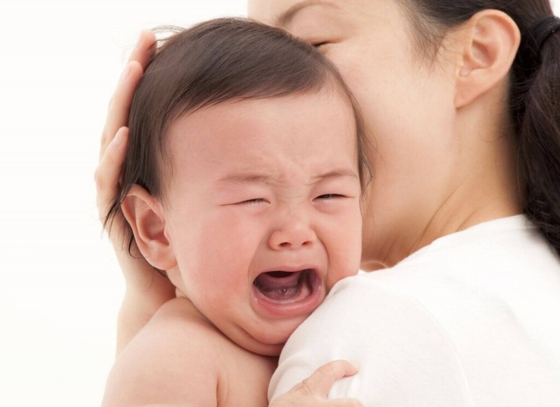 Trẻ sốt cao mắt đỏ: Nguyên nhân, dấu hiệu nhận biết và hướng xử trí 2