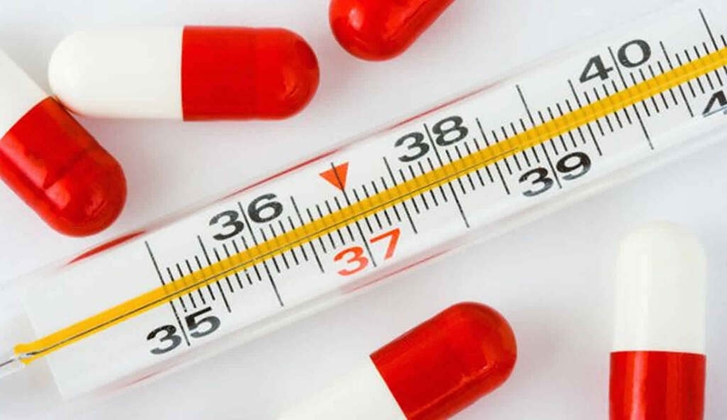 Trẻ sốt mọc răng có nên uống kháng sinh không? Những lưu ý cần biết 3