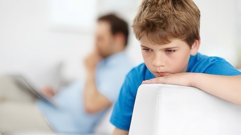 tre-tu-ky-can-gi-nhung-dau-hieu-nhan-biet-tre-bi-tu-ky 1