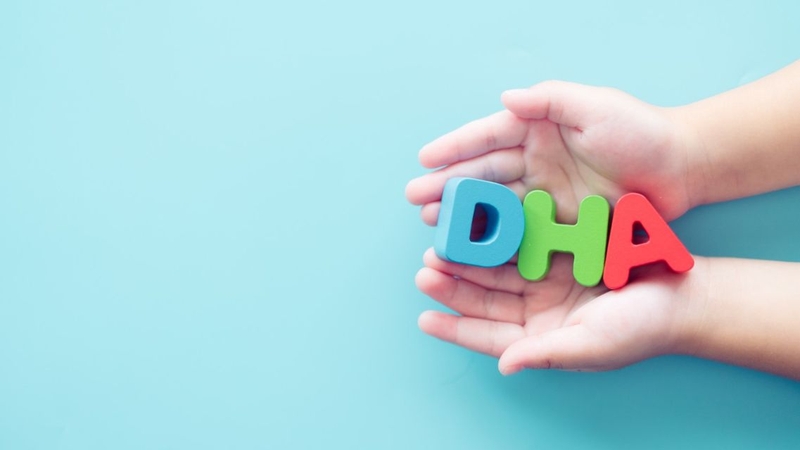 Trẻ uống DHA có gây táo bón không là băn khoăn của nhiều bậc cha mẹ
