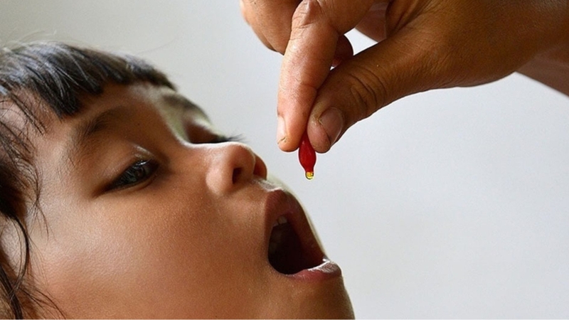 Trẻ uống vitamin A có bị sốt không được nhiều phụ huynh quan tâm