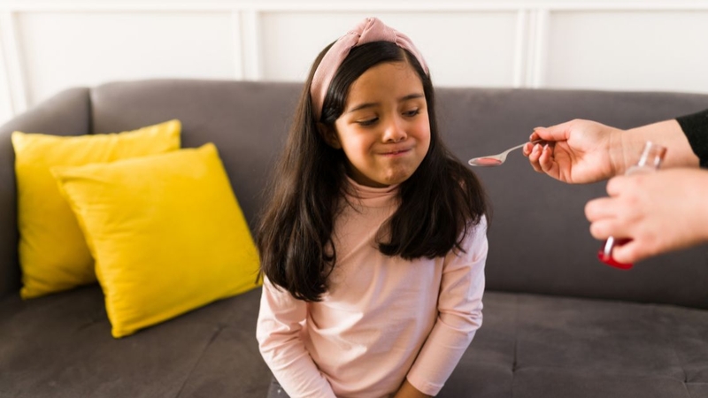 Trẻ vừa uống thuốc hạ sốt bị nôn có nên uống lại 3