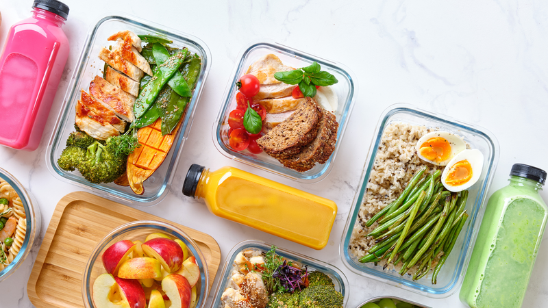 Bữa ăn đầu tiên cần cân đối giữa protein, chất xơ, tinh bột nguyên hạt và chất béo lành mạnh