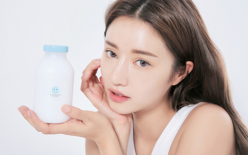 Trị mụn bằng dung dịch vệ sinh phụ nữ có hiệu quả không? 2