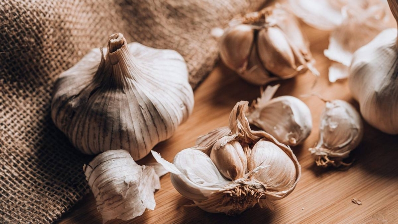 Cách làm xẹp mụn sưng đỏ tại nhà 4