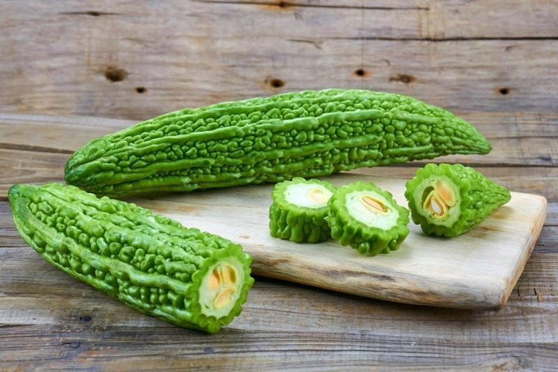 trị rôm sảy cho trẻ bằng mướp đắng 2