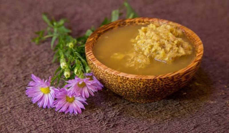 trị thâm nách sau sinh bằng rượu gừng 3