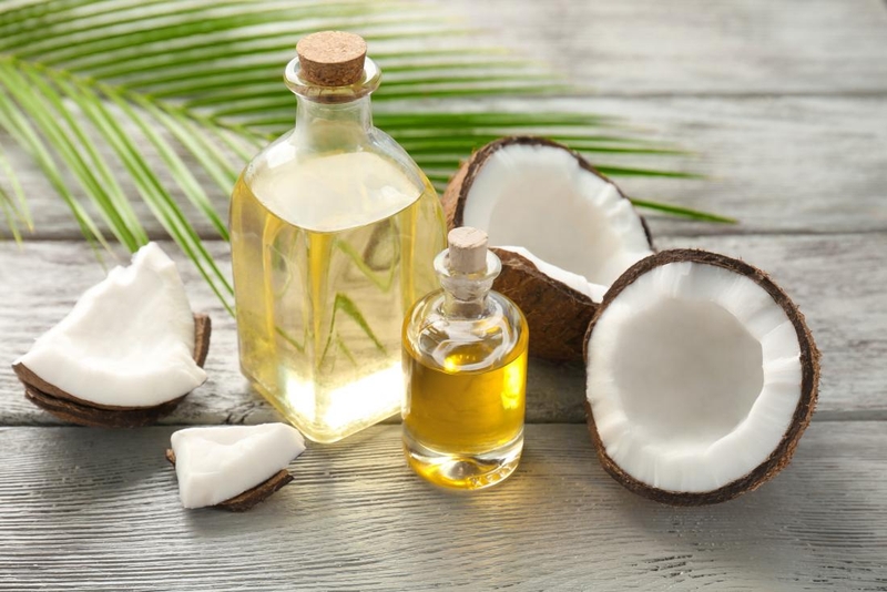 Trị viêm nang lông vùng kín bằng dầu dừa2