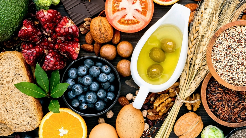 Điều chỉnh chế độ dinh dưỡng sẽ giúp cải thiện triệu chứng bệnh gout