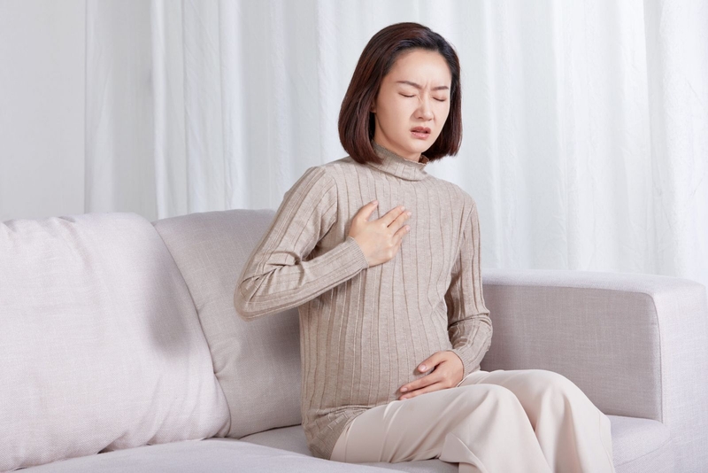 Triệu chứng khó thở hụt hơi khi mang thai mà mẹ bầu nên đề phòng 1
