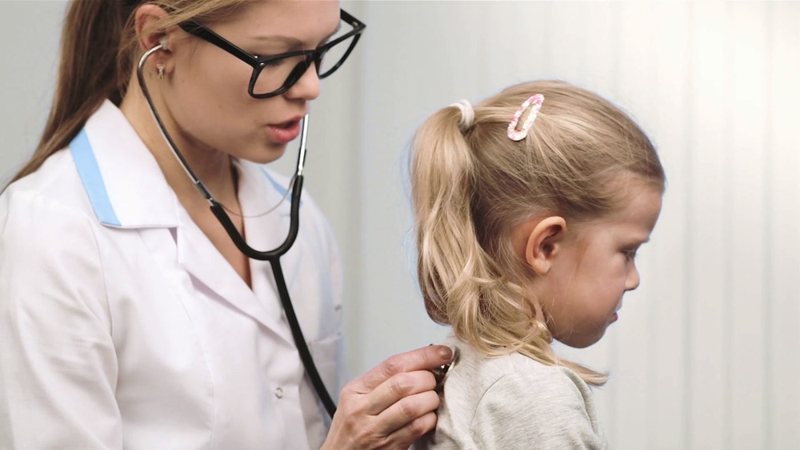 Triệu chứng sốt mò ở trẻ em mà cha mẹ phải lưu ý 3