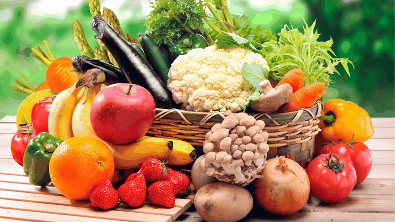 Bổ sung nhiều rau xanh và trái cây giúp bảo vệ niêm mạc dạ dày