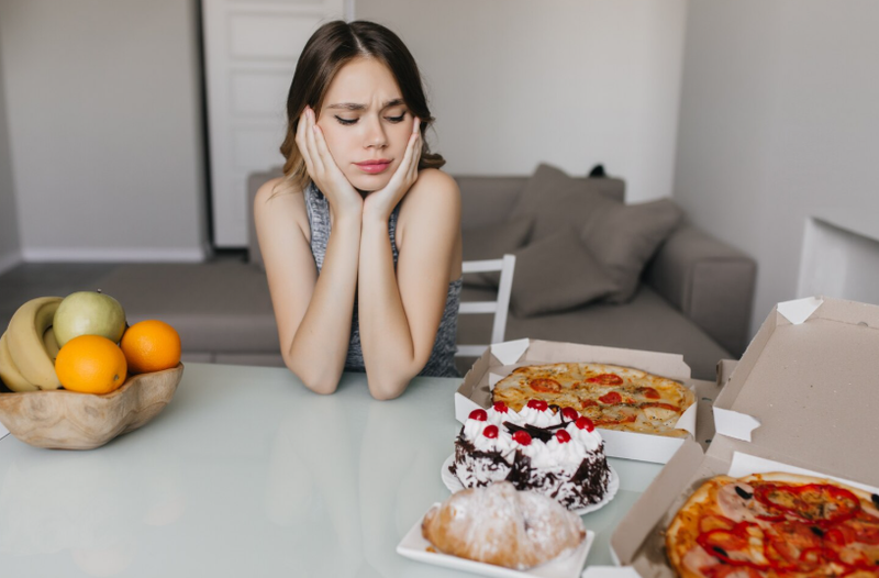 Trong ngày nắng nóng dễ bị đầy bụng, vì vậy hãy chia nhỏ bữa ăn để tiêu hóa tốt hơn