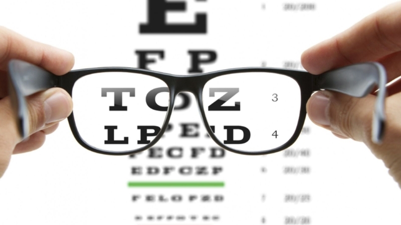 Tròng kính là gì? Tròng kính giúp mắt quan sát rõ hơn
