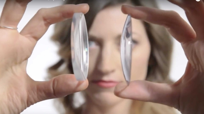 Tròng kính phản quang là gì? Ưu nhược điểm và đối tượng sử dụng 2