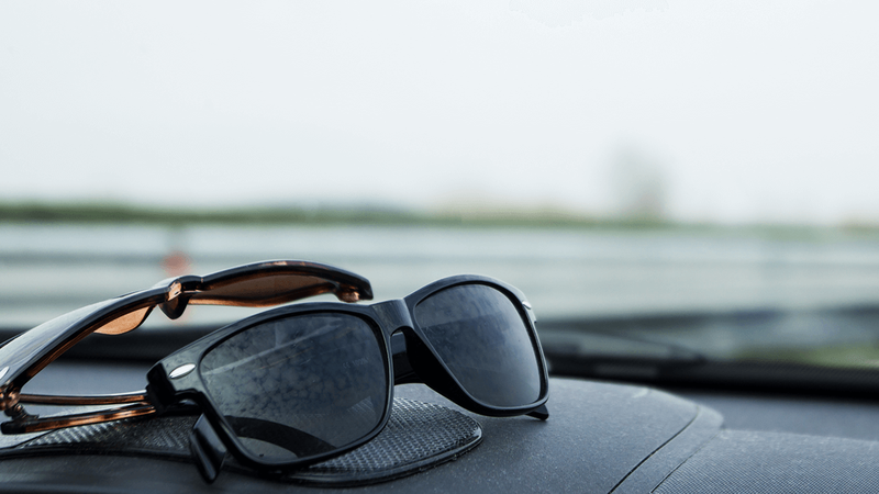 Tròng kính phản quang là gì? Ưu nhược điểm và đối tượng sử dụng 3