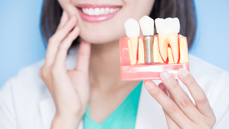 Trồng răng Implant giúp phục hồi chức năng ăn nhai gần như răng thật