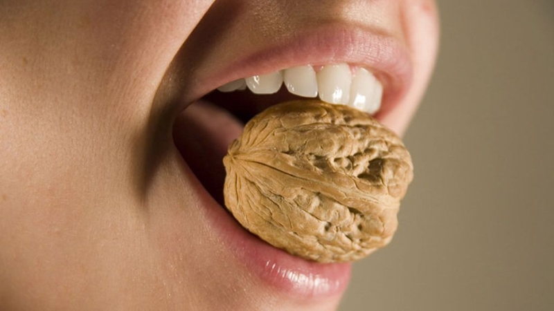 Trồng răng sứ vĩnh viễn giá bao nhiêu? Có lưu ý gì khi thực hiện? 3