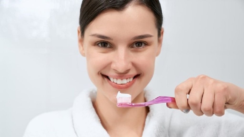 Trồng răng sứ vĩnh viễn giá bao nhiêu? Có lưu ý gì khi thực hiện?  4